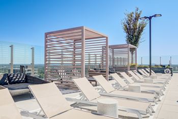 Spacious lounge chairs on the rooftop 903 peachtree